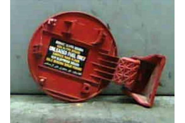 Recambio de tapa exterior combustible para kia rio (jb) 1.6 cvvt referencia OEM IAM 695101G200  