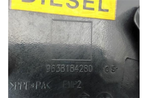 Recambio de tapa exterior combustible para citroen c3 1.4 hdi referencia OEM IAM 9638184280 3045001500 