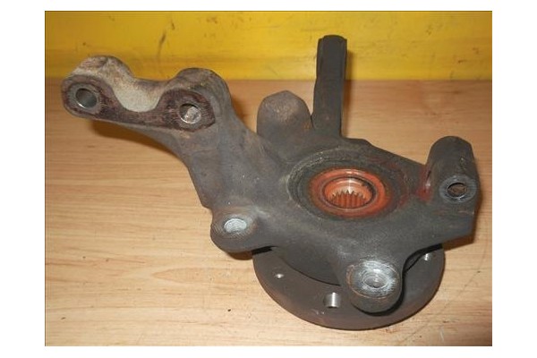 Recambio de mangueta delantero derecha para renault clio ii fase i (b/cb0) 1.9 d (b/cb0e) referencia OEM IAM 8200207307  