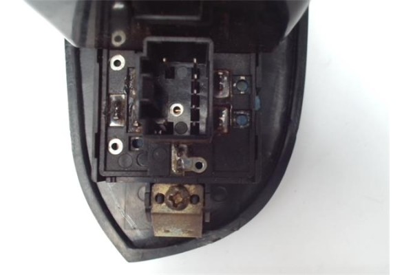 Recambio de mando elevalunas para hyundai trajet (fo) 2.0 referencia OEM IAM 621W02250  