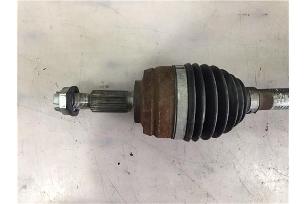 Recambio de palier delantero derecho para dacia duster i 1.5 ambiance 4x2 referencia OEM IAM 8200939996  