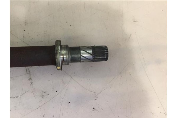 Recambio de palier delantero derecho para dacia duster i 1.5 ambiance 4x2 referencia OEM IAM 8200939996  