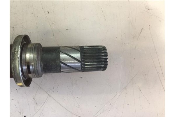 Recambio de palier delantero derecho para dacia duster i 1.5 ambiance 4x2 referencia OEM IAM 8200939996  