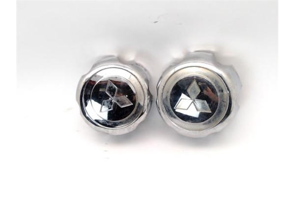 Recambio de tapacubos para mitsubishi montero (v20/v40) 2.8 d a las 4 ruedas (v46w, v26w) referencia OEM IAM MB816581  