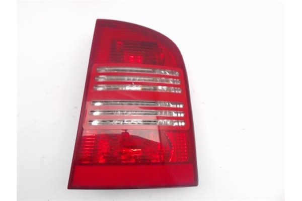 Recambio de piloto trasero derecho para skoda octavia combi (1u5) referencia OEM IAM 1U9945096 1U9945112 