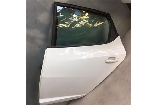 Recambio de puerta trasero izquierda para seat ibiza berlina (6j5) 1.4 16v referencia OEM IAM 6J4833055   Recambio de puerta trasero izquierda para seat ibiza berlina (6j5) 1.4 16v referencia OEM IAM 6J4833055