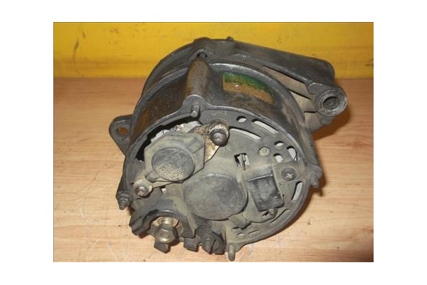 Recambio de alternador para renault trafic furgón (txx) 2.5 d referencia OEM IAM 6006000076  