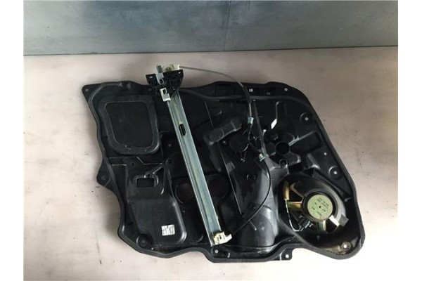 Recambio de elevalunas electrico delantero izquierdo para mazda 3 berlina (bk) 1.6 cd active+ xcite referencia OEM IAM G22C5858X