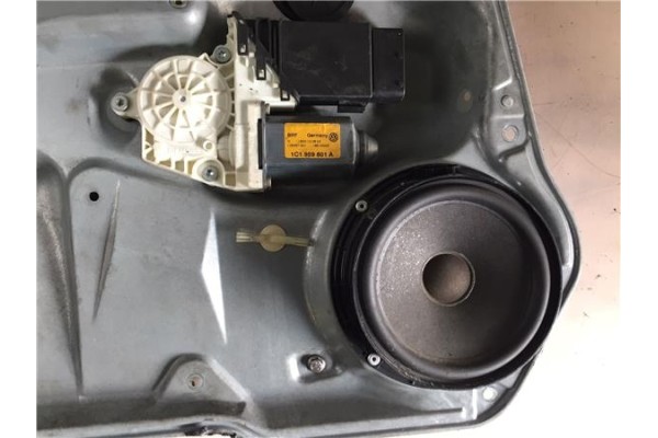 Recambio de elevalunas electrico delantero izquierdo para volkswagen golf iv berlina (1j1) 1.6 16v referencia OEM IAM 1C1959801A