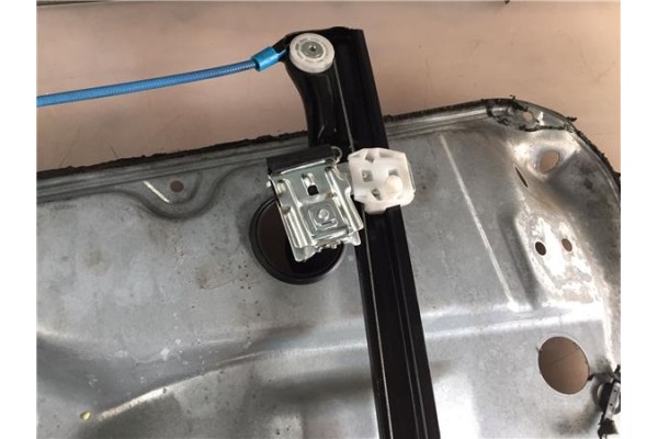 Recambio de elevalunas electrico delantero izquierdo para volkswagen golf iv berlina (1j1) 1.6 16v referencia OEM IAM 1C1959801A