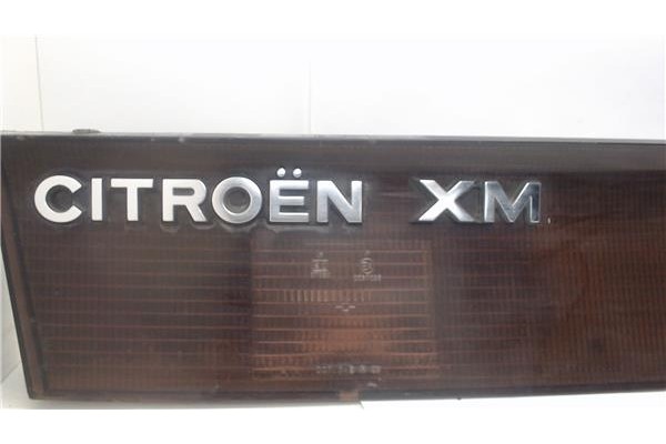 Recambio de piloto trasero central para citroen xm berlina referencia OEM IAM SAEB88  