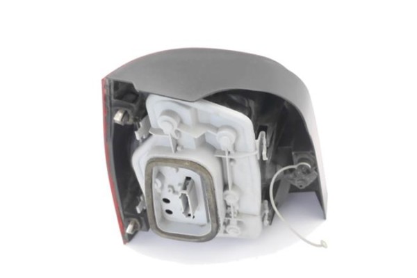 Recambio de piloto trasero derecho para volkswagen polo iv (9n1) 1.2 12v referencia OEM IAM 6Q6945096G  