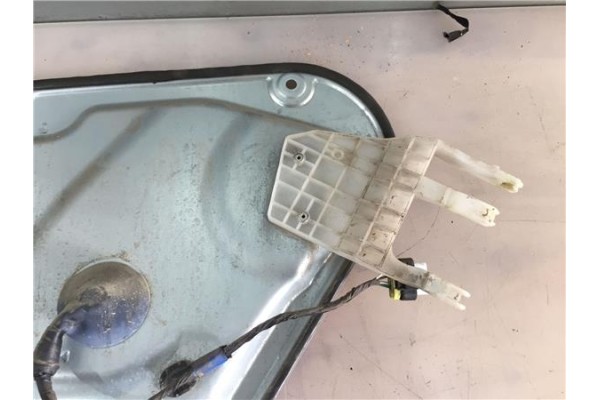 Recambio de elevalunas electrico trasero izquierdo para kia ceed (ed) 1.6 crdi 115 referencia OEM IAM 402058D  