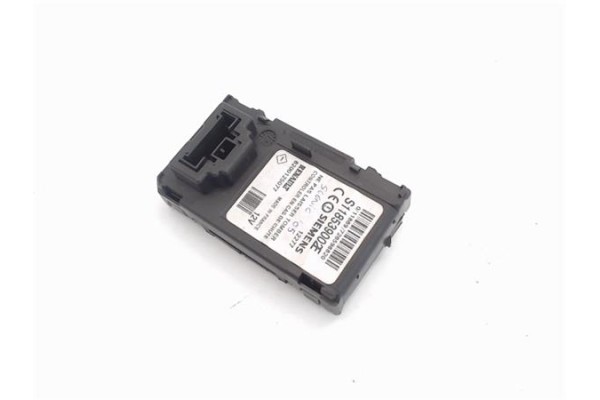 Recambio de llave para renault scenic ii (jm) referencia OEM IAM 8200125077  