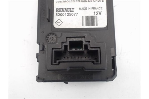 Recambio de llave para renault scenic ii (jm) referencia OEM IAM 8200125077  