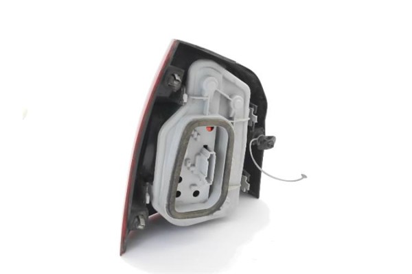 Recambio de piloto trasero derecho para volkswagen polo iv (9n1) 1.2 12v referencia OEM IAM 6Q6945096G  