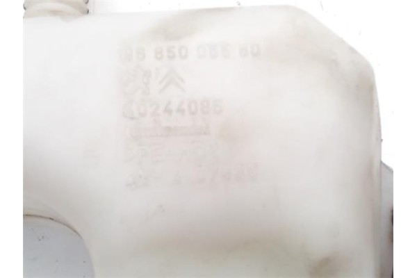 Recambio de deposito limpiaparabrisas para peugeot 3008 2.0 style referencia OEM IAM 6431N2  