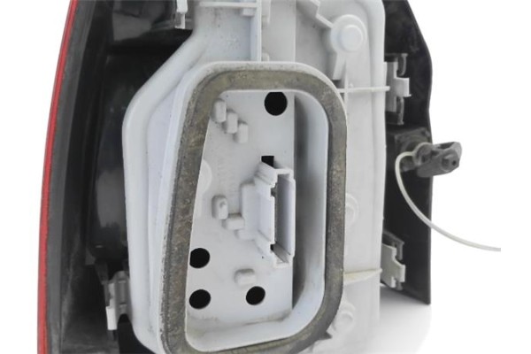 Recambio de piloto trasero derecho para volkswagen polo iv (9n1) 1.2 12v referencia OEM IAM 6Q6945096G  