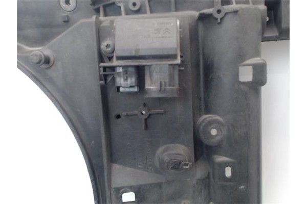 Recambio de frente delantero para peugeot 3008 2.0 style referencia OEM IAM 7104CF  
