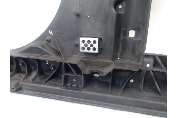 Recambio de frente delantero para peugeot 3008 2.0 style referencia OEM IAM 7104CF  