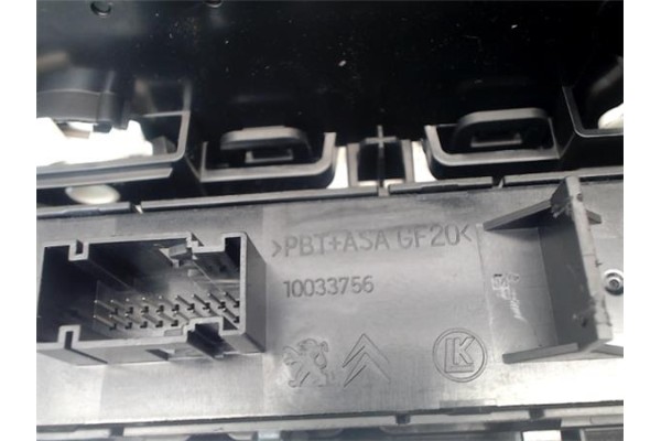 Recambio de interruptor luces emergencia para peugeot 3008 2.0 style referencia OEM IAM 96652440ZD  