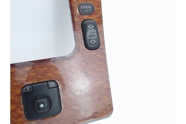 Recambio de embellecedor consola central para mercedes-benz clase e (bm 210) berlina referencia OEM IAM   