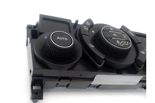 Recambio de mandos climatizador para peugeot 3008 2.0 style referencia OEM IAM 6452p2  