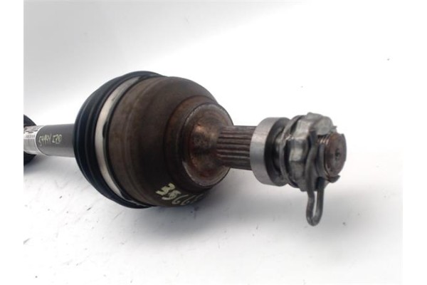 Recambio de palier delantero izquierdo para peugeot 3008 2.0 style referencia OEM IAM 3272PZ  