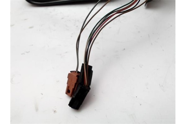 Recambio de palier delantero izquierdo para peugeot 3008 2.0 style referencia OEM IAM 3272PZ  