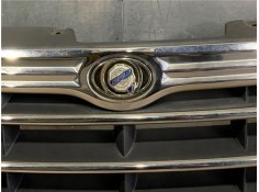 Recambio de rejilla capo para chrysler grand voyager (rt) 2.8 limited referencia OEM IAM 4857958AA  