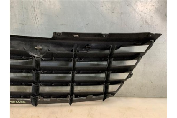 Recambio de rejilla capo para chrysler grand voyager (rt) 2.8 limited referencia OEM IAM 4857958AA  