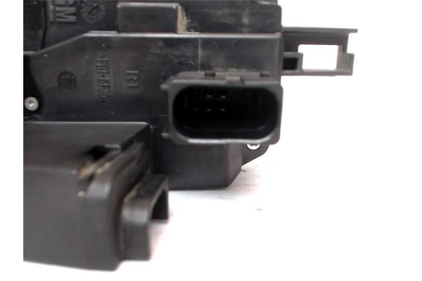 Recambio de cerradura puerta delantero derecha para opel vectra c berlina 2.0 dti 16v referencia OEM IAM 2447341  