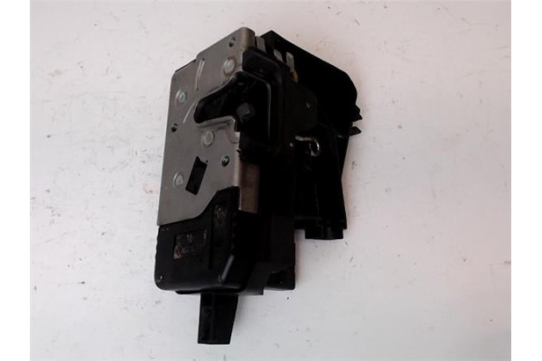 Recambio de cerradura puerta delantero derecha para opel vectra c berlina 2.0 dti 16v referencia OEM IAM 2447341  