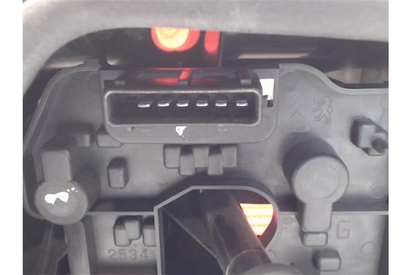 Recambio de piloto trasero izquierdo para citroen xsara coupe referencia OEM IAM 6350P0  