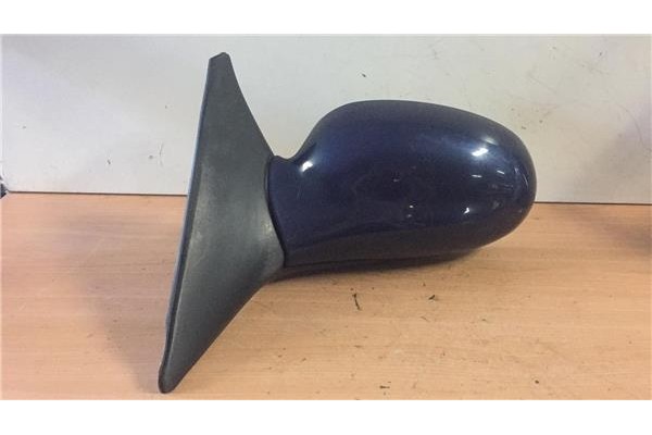 Recambio de retrovisor electrico izquierdo para kia shuma 1.5 comfort 5 berlina referencia OEM IAM E13010133  