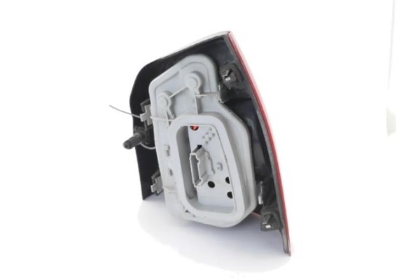 Recambio de piloto trasero izquierdo para volkswagen polo iv (9n1) 1.2 12v referencia OEM IAM 6Q6945095G  