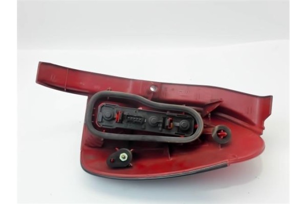 Recambio de piloto trasero izquierdo para peugeot 306 break referencia OEM IAM 45227  
