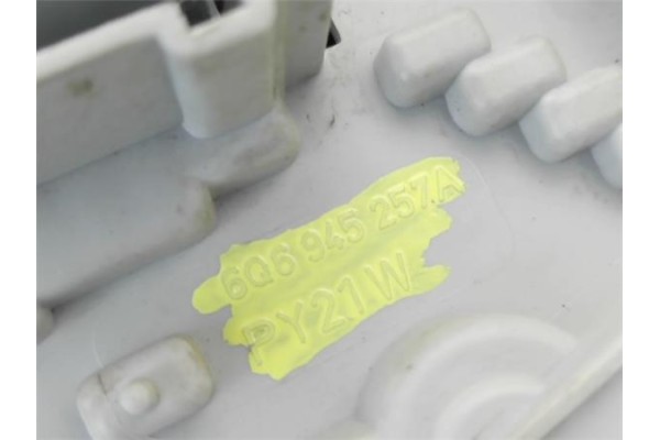 Recambio de piloto trasero izquierdo para volkswagen polo iv (9n1) 1.2 12v referencia OEM IAM 6Q6945095G  