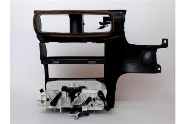 Recambio de embellecedor consola central para opel astra f berlina 1.6 i referencia OEM IAM 90450435LHD  