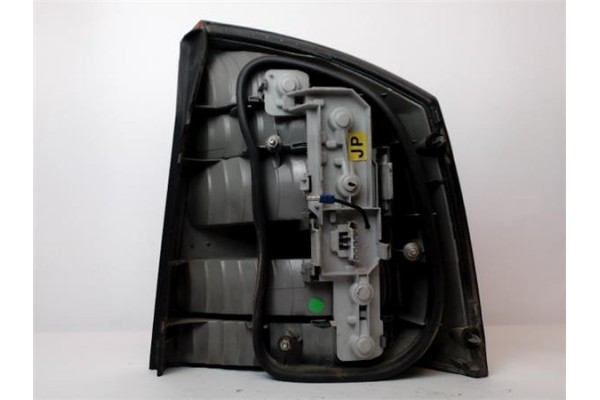 Recambio de piloto trasero izquierdo para opel vectra c berlina 2.0 dti 16v referencia OEM IAM 13130643  