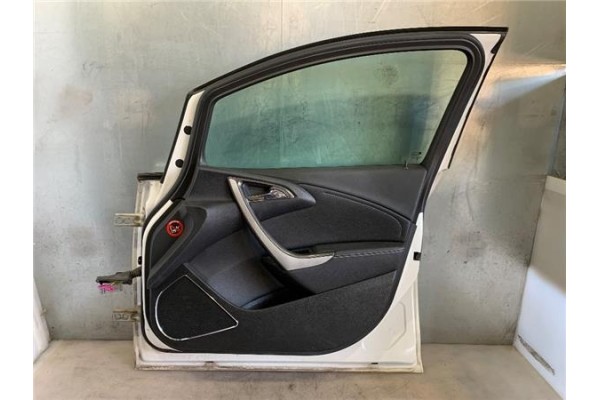 Recambio de puerta delantero derecha para opel astra j 1.6 referencia OEM IAM 124080  