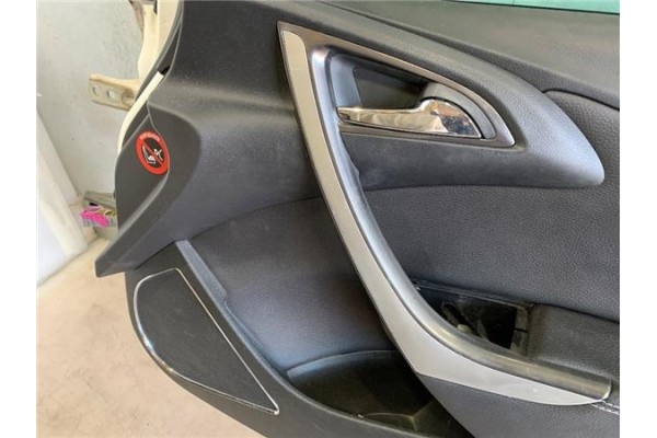 Recambio de puerta delantero derecha para opel astra j 1.6 referencia OEM IAM 124080  
