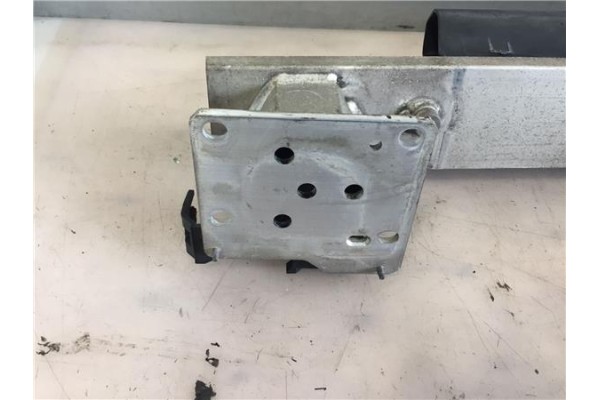 Recambio de refuerzo paragolpes para citroen c4 berlina 1.6 hdi referencia OEM IAM 7414JY L03709 
