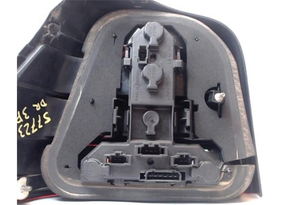 Recambio de piloto trasero derecho para volkswagen golf iv berlina (1j1) 1.9 tdi referencia OEM IAM 1JB945257  