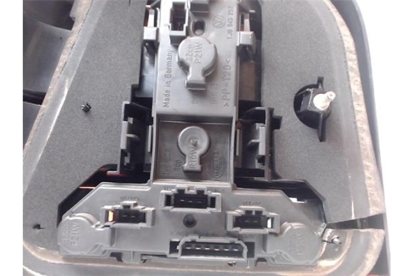 Recambio de piloto trasero derecho para volkswagen golf iv berlina (1j1) 1.9 tdi referencia OEM IAM 1JB945257  