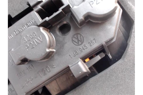 Recambio de piloto trasero derecho para volkswagen golf iv berlina (1j1) 1.9 tdi referencia OEM IAM 1JB945257  