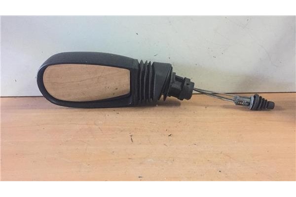 Recambio de retrovisor izquierdo para fiat ii punto (188) berlina 1.2 16v go! referencia OEM IAM E9014327  
