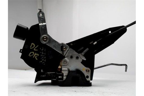 Recambio de cerradura puerta delantero derecha para toyota corolla (e12) 2.0 d-4d referencia OEM IAM   