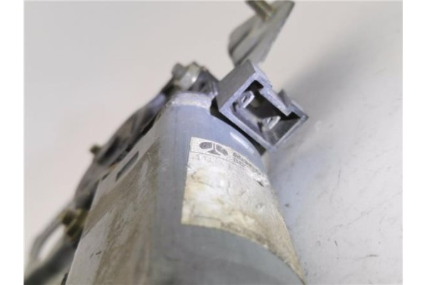 Recambio de elevalunas electrico delantero derecho para peugeot 205 ii (20a/c) 1.8 diesel referencia OEM IAM 660235  