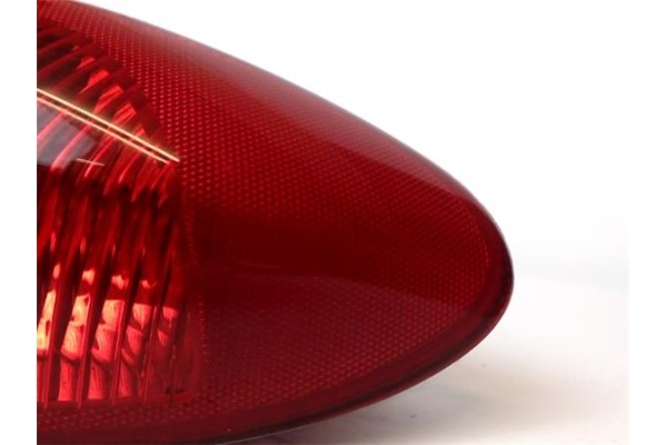 Recambio de piloto trasero derecho para alfa romeo 147 (190) 2.0 selespeed distinctive referencia OEM IAM 46556347  